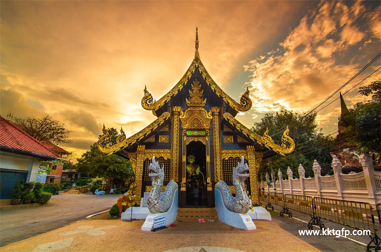 泰国寺庙白绳子意义图片