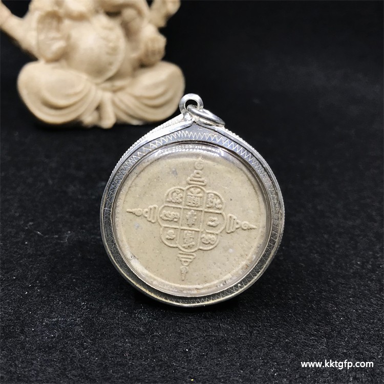 阿赞坤潘 2541年泽度金 泰国佛牌