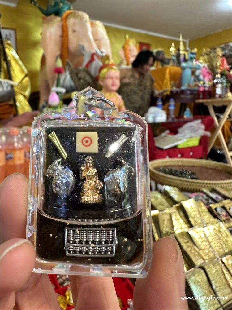 阿赞姜凯 二哥丰 款式二背面.jpg