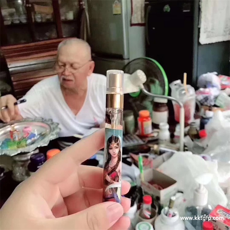 阿赞白矿 仙子人缘油 九尾狐仙人缘油 佛牌 拷贝 (2).jpg