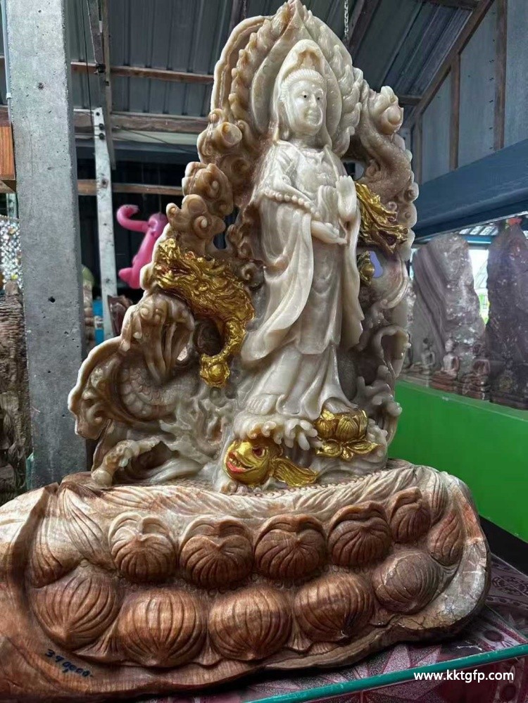 泰国佛牌 龙宫舍利 站姿观音 泰国佛牌 龙宫舍利 站姿观音 (2).jpg