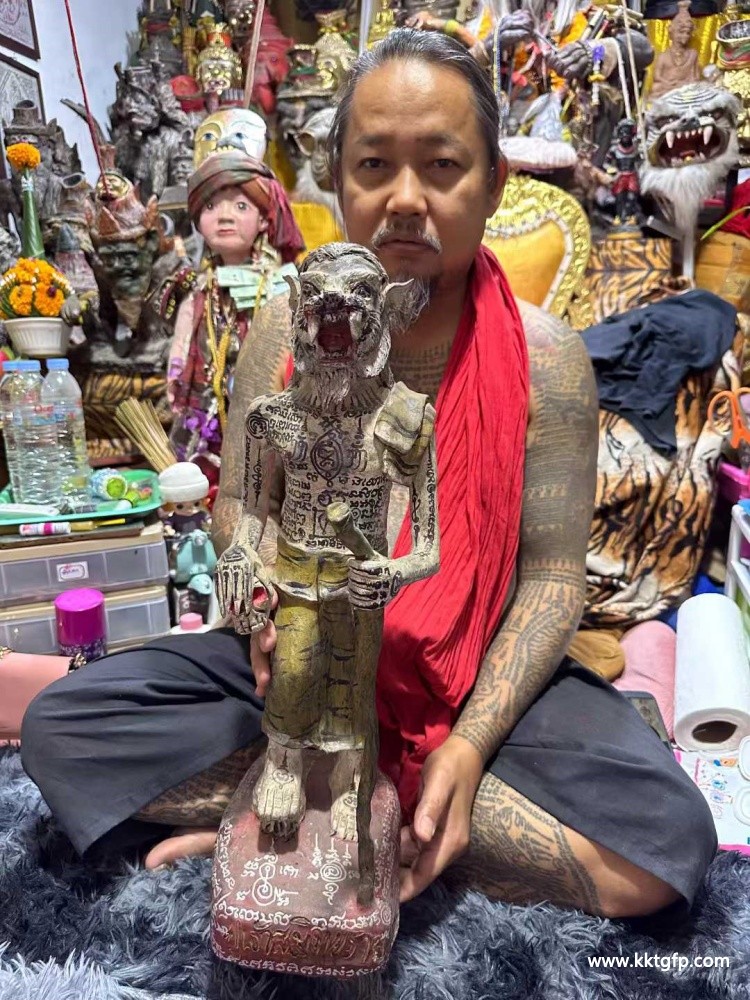 泰国佛牌 阿赞湾猜 法会版阴法布周 泰国佛牌 阿赞湾猜 法会版阴法布周 (2).jpg